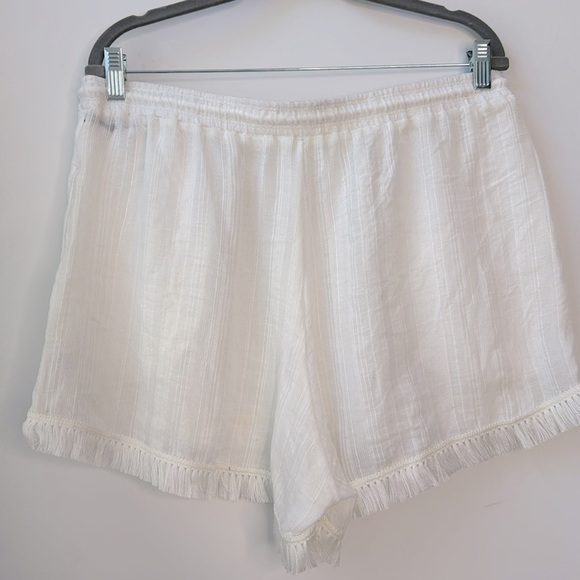 New Robin Piccone Size Large white Natalie shorts - Picture 3 of 3